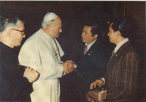 His Holiness Pope John Paul II granted a private audience to World Peace Envoy, Dr. Suchart Kosolkitiwong and his mission for world peace to receive the blessing of His Holiness for religious co-operation (Vatican Palace, Dec. 6,1978).