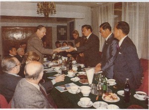 World Peace Envoy Dr.Suchart Kosolkitiwong presenting gifts and documents of the I.F.R. to the Polish Peace Committee in Warsaw.